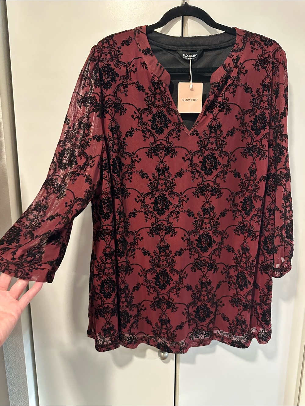 Bloomchic Women's Burgundy Velvet-Print Tunic Blouse 3x - Picture 3 of 10